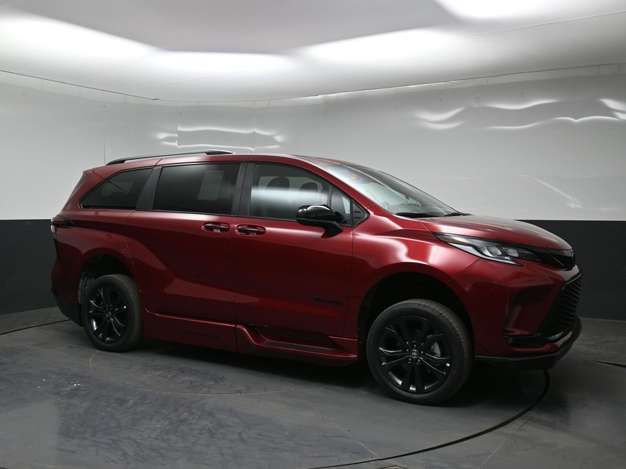 New 2026 Toyota Sienna XSE Sport