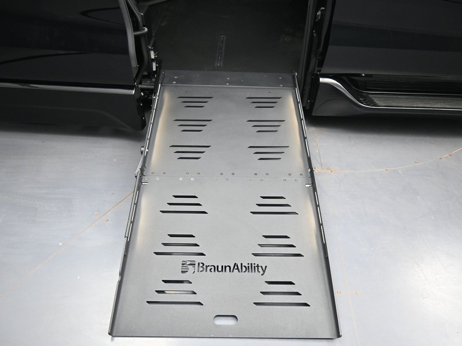 New 2026 Toyota Sienna XLE Base