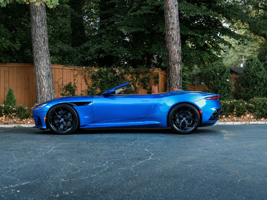 2020 Aston Martin DBS Superleggera Volante