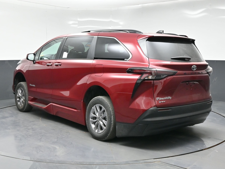 New 2026 Toyota Sienna XLE Add