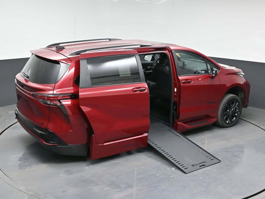New 2026 Toyota Sienna XSE Sport
