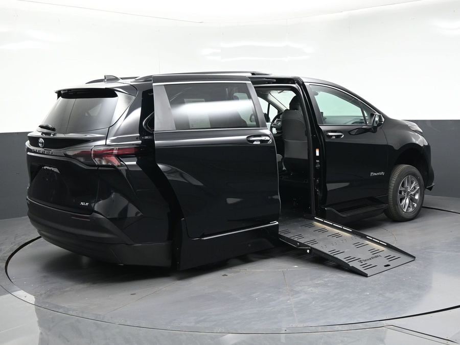 New 2026 Toyota Sienna XLE Add
