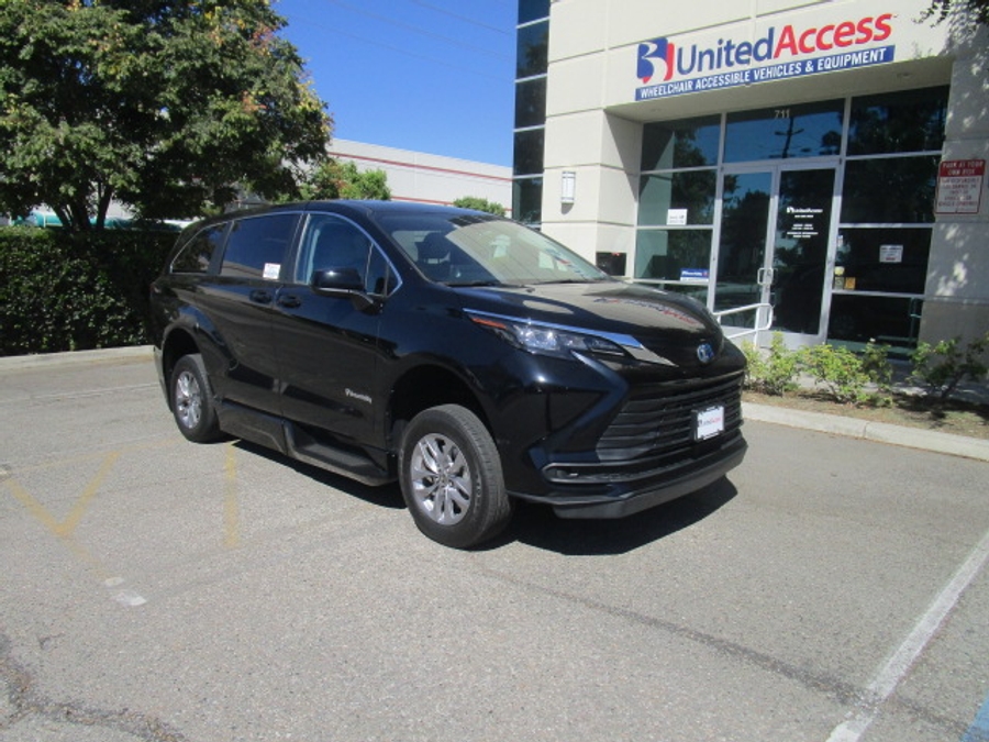 PRE OWNED 2024 Toyota Sienna LE Base