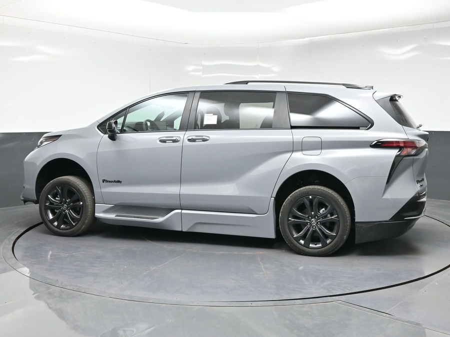 New 2026 Toyota Sienna XSE Sport