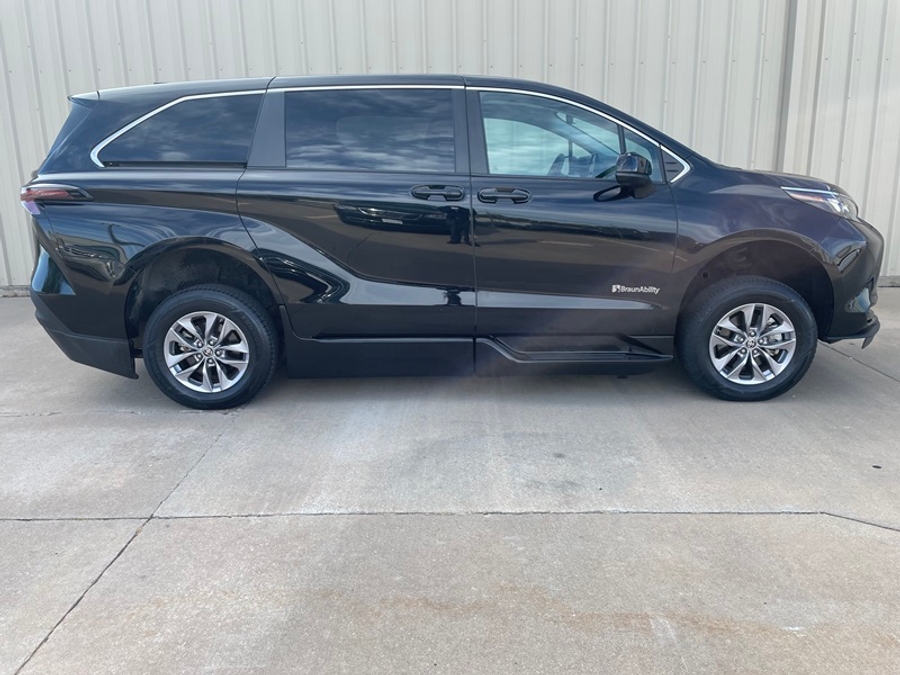 PRE OWNED 2024 Toyota Sienna LE Base