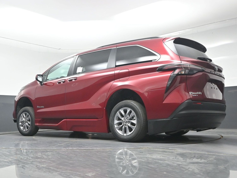 New 2026 Toyota Sienna XLE Add