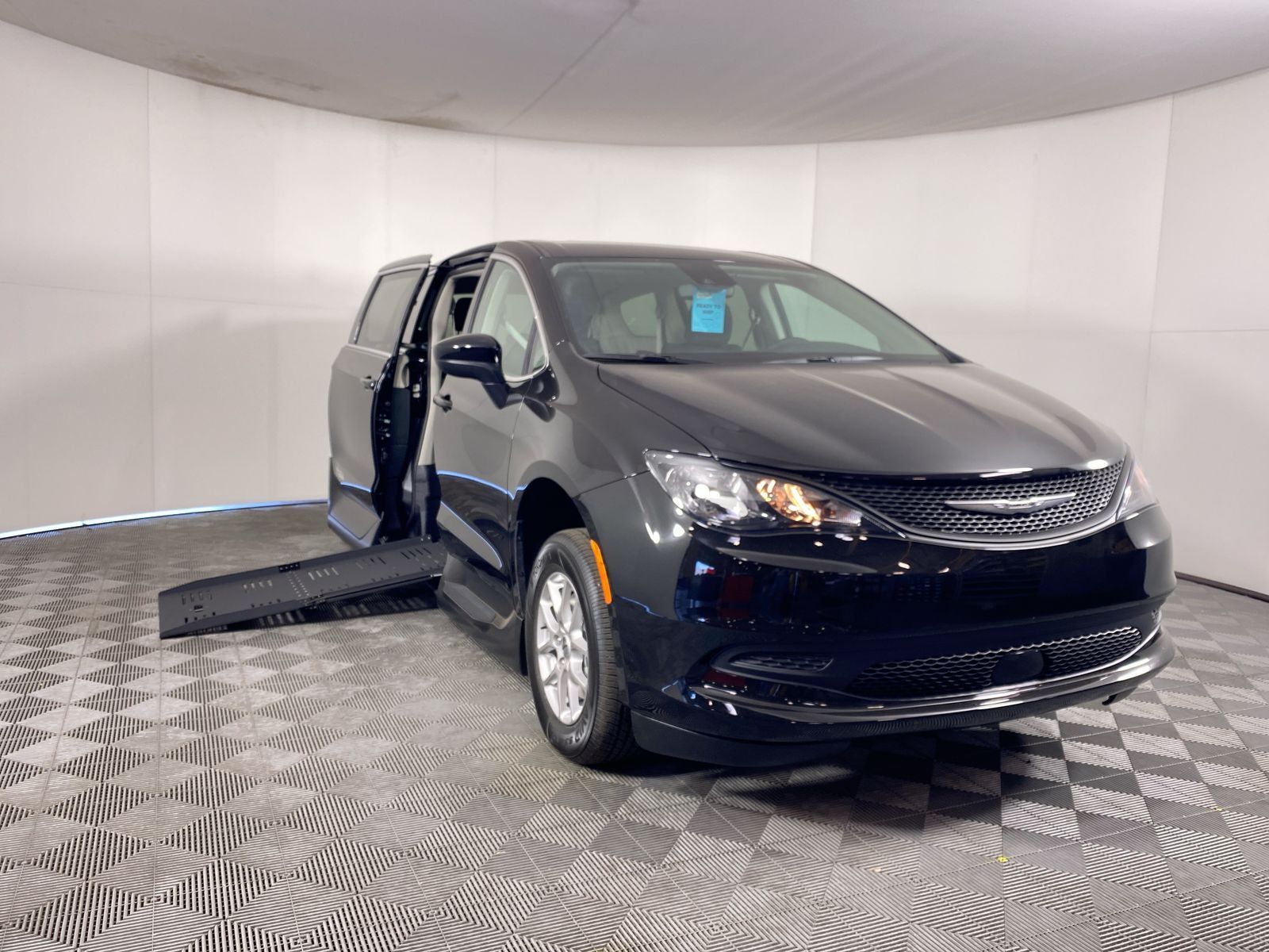 2024 ChryslerVoyager LX's photo