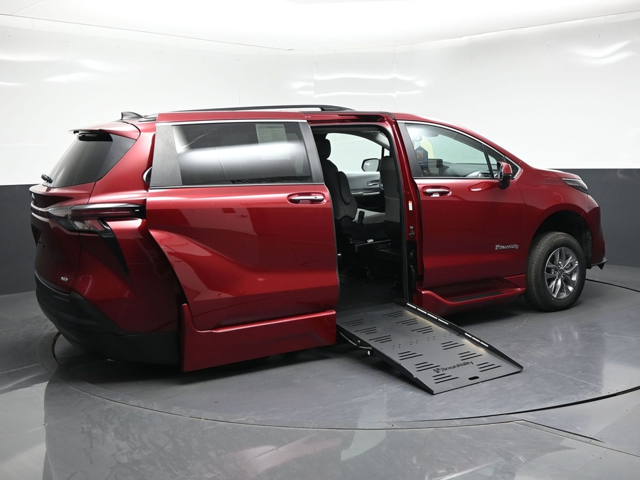 New 2026 Toyota Sienna XLE Add