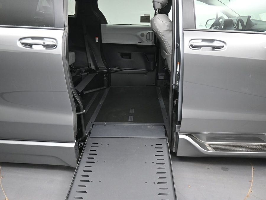 New 2026 Toyota Sienna XLE Add