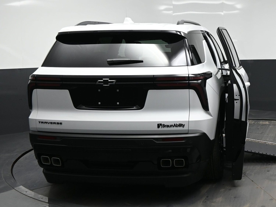 New 2026 Chevrolet Traverse 1LT Midnight