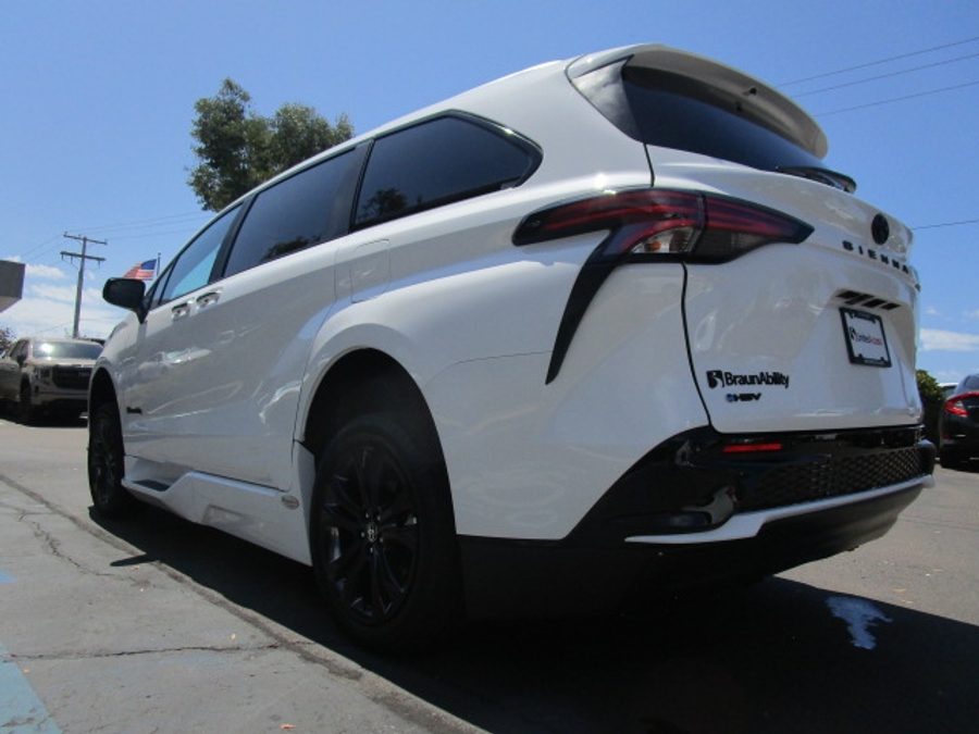 New 2026 Toyota Sienna XSE Sport