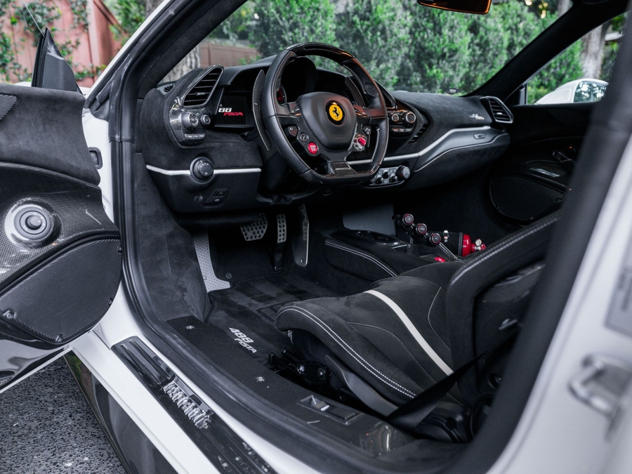 2020 Ferrari 488 Pista