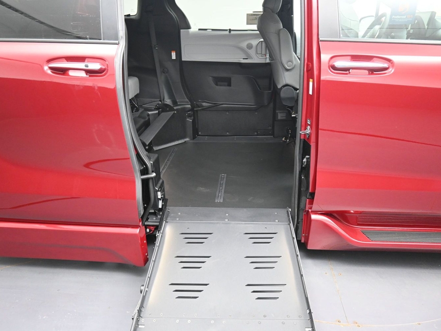 New 2026 Toyota Sienna XLE Add