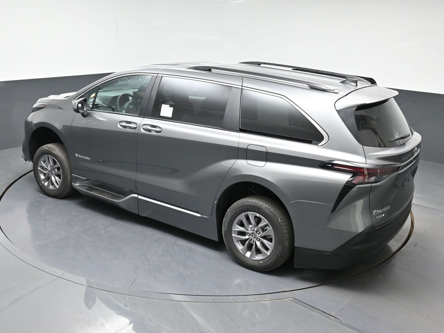 New 2026 Toyota Sienna XLE Add