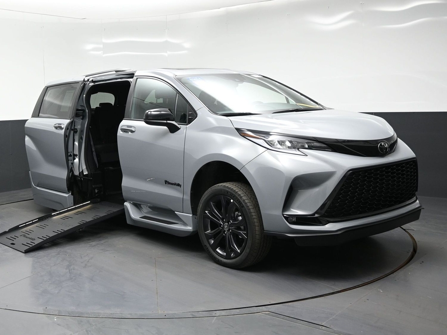 New 2026 Toyota Sienna XSE Sport