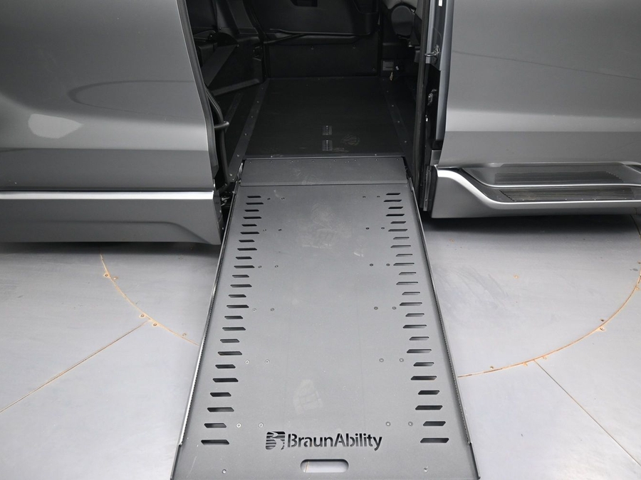 New 2026 Toyota Sienna XLE Base