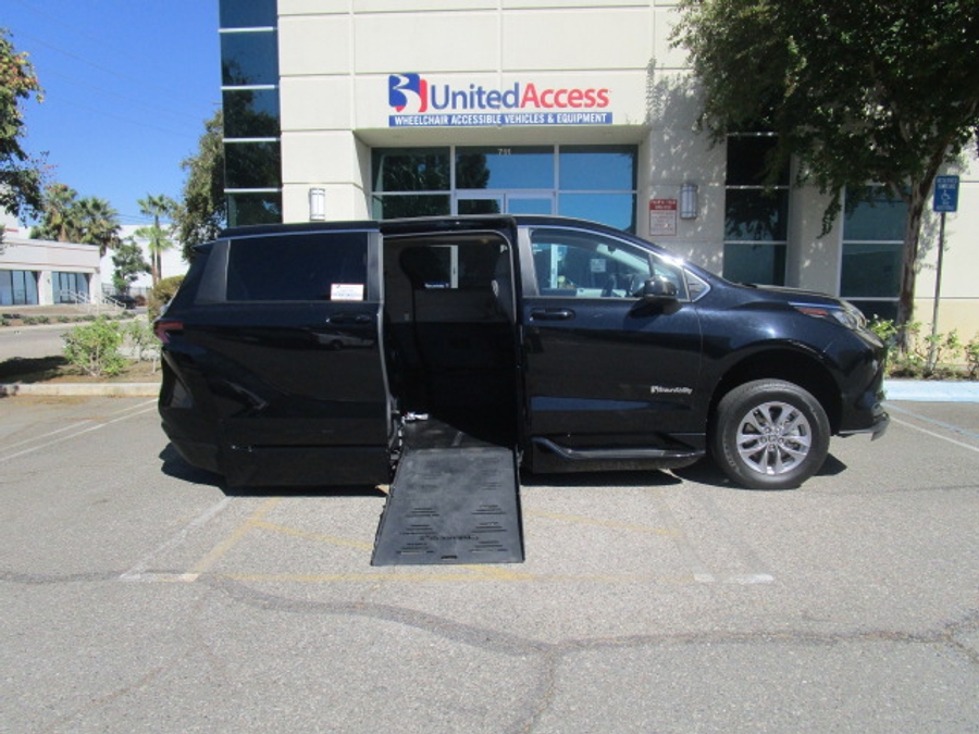 PRE OWNED 2024 Toyota Sienna LE Base