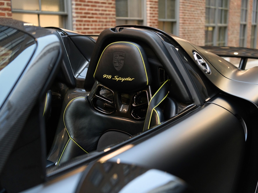 2015 Porsche 918 Spyder