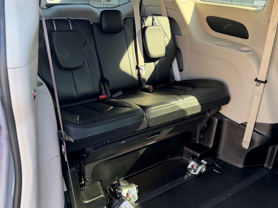 PRE OWNED 2023 Chrysler Pacifica Touring L Safety