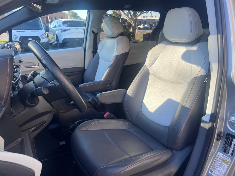 PRE OWNED 2023 Toyota Sienna XSE