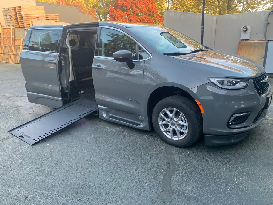 PRE OWNED 2023 Chrysler Pacifica Touring L Safety