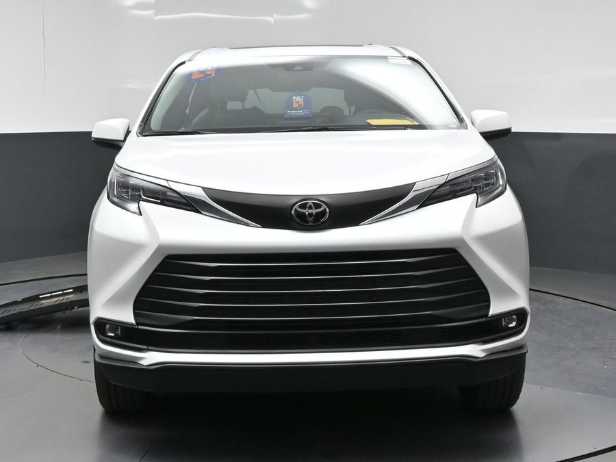 New 2026 Toyota Sienna XLE Base