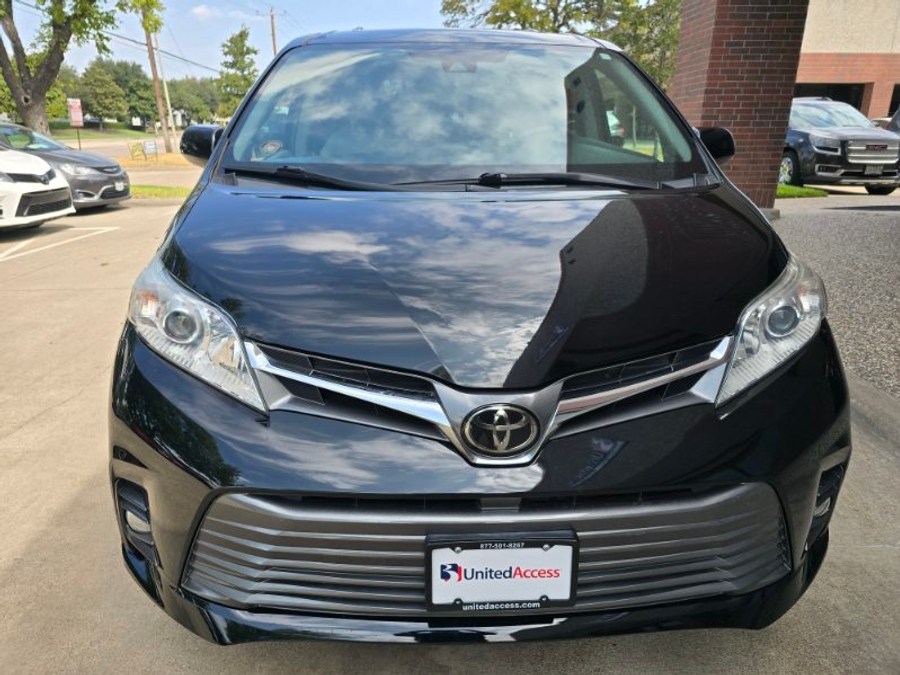 PRE OWNED 2018 Toyota Sienna XLE JS909745