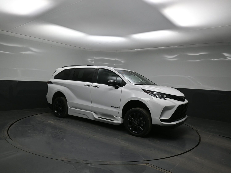 New 2026 Toyota Sienna XSE Sport