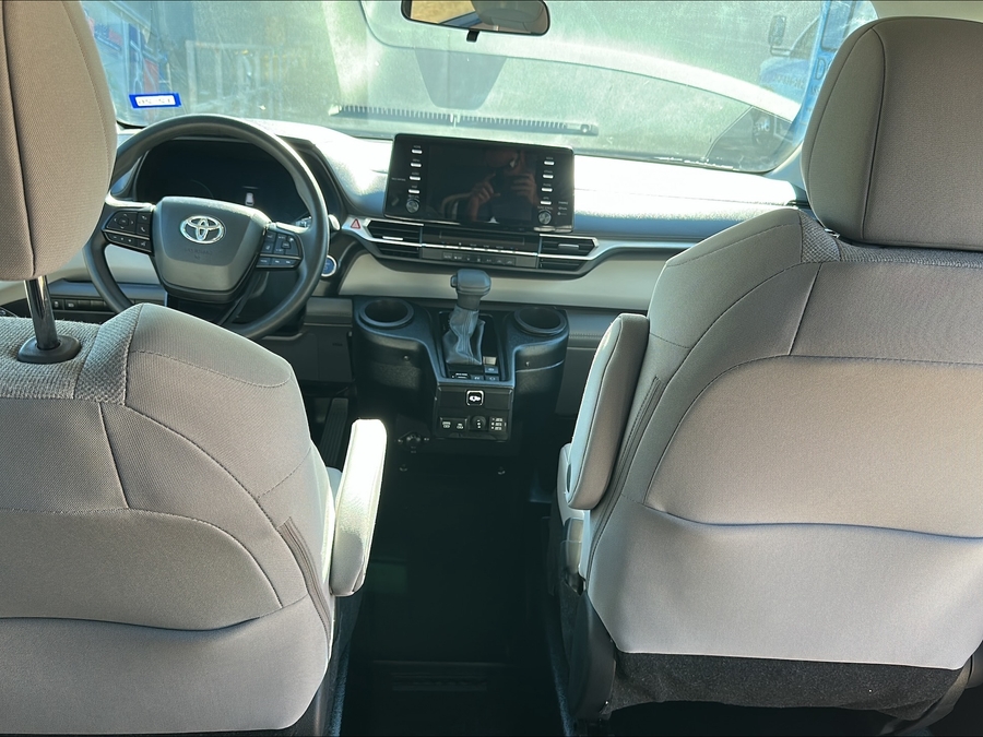 PRE OWNED 2024 Toyota Sienna LE