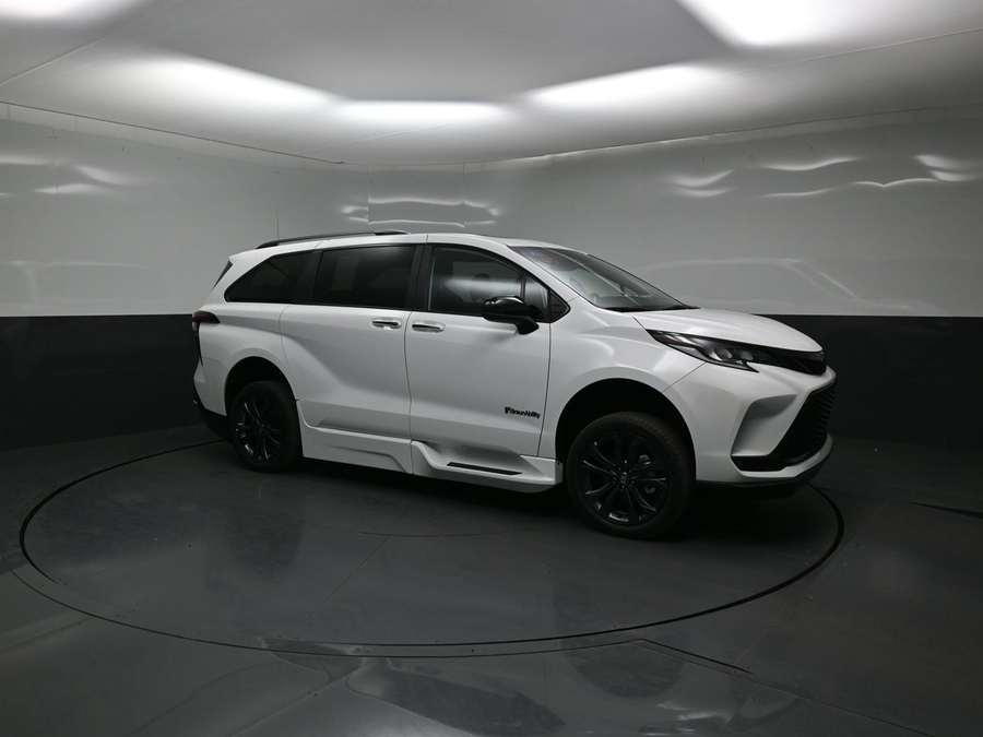 New 2026 Toyota Sienna XSE Sport