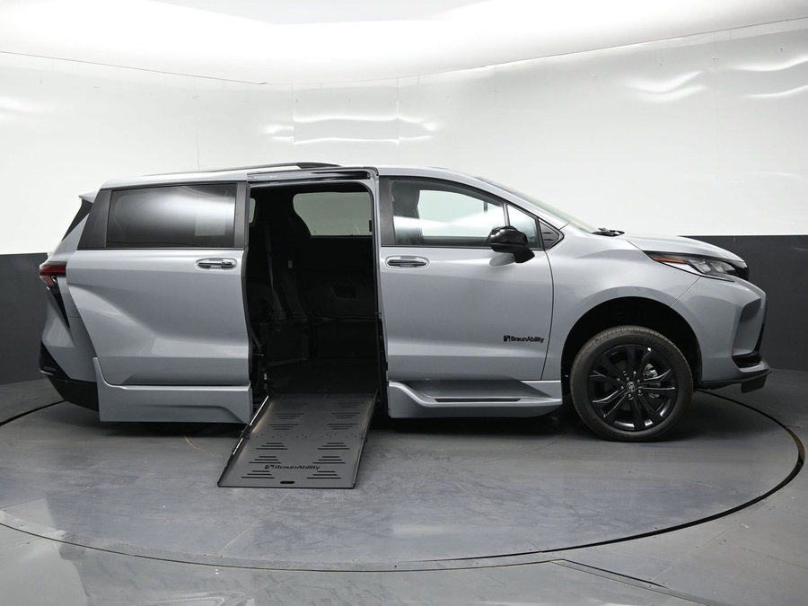 New 2026 Toyota Sienna XSE Sport