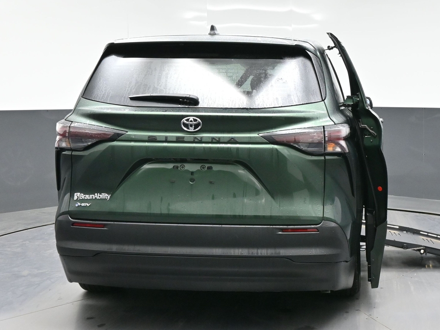 New 2026 Toyota Sienna LE
