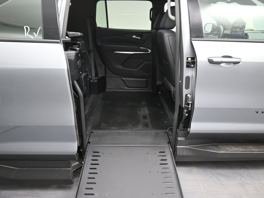 New 2026 Chevrolet Traverse 1LT Midnight Edition