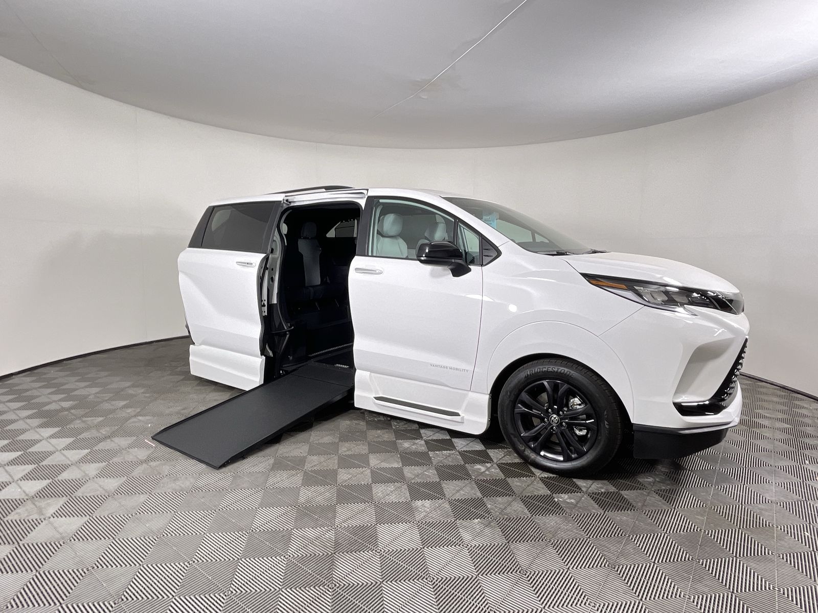 2026 Toyota Sienna's photo