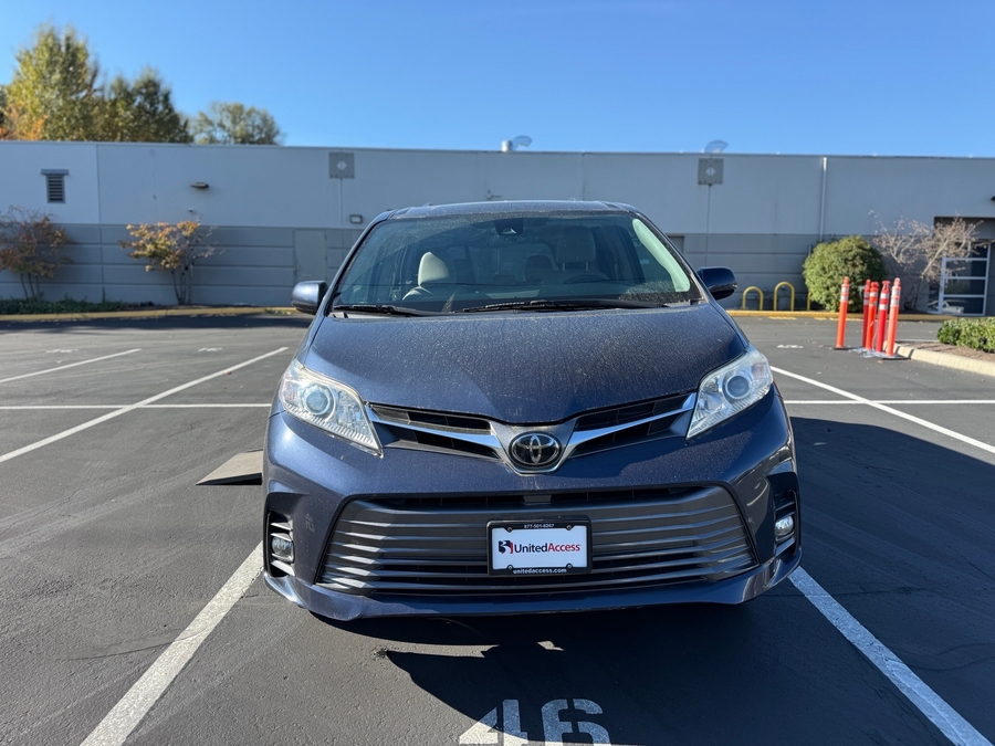 PRE OWNED 2018 Toyota Sienna XLE