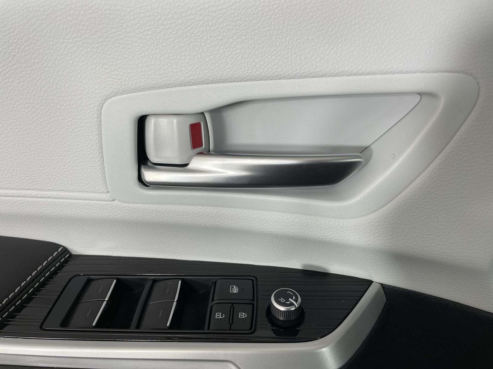 2025 Toyota Sienna XSE - Photo 8