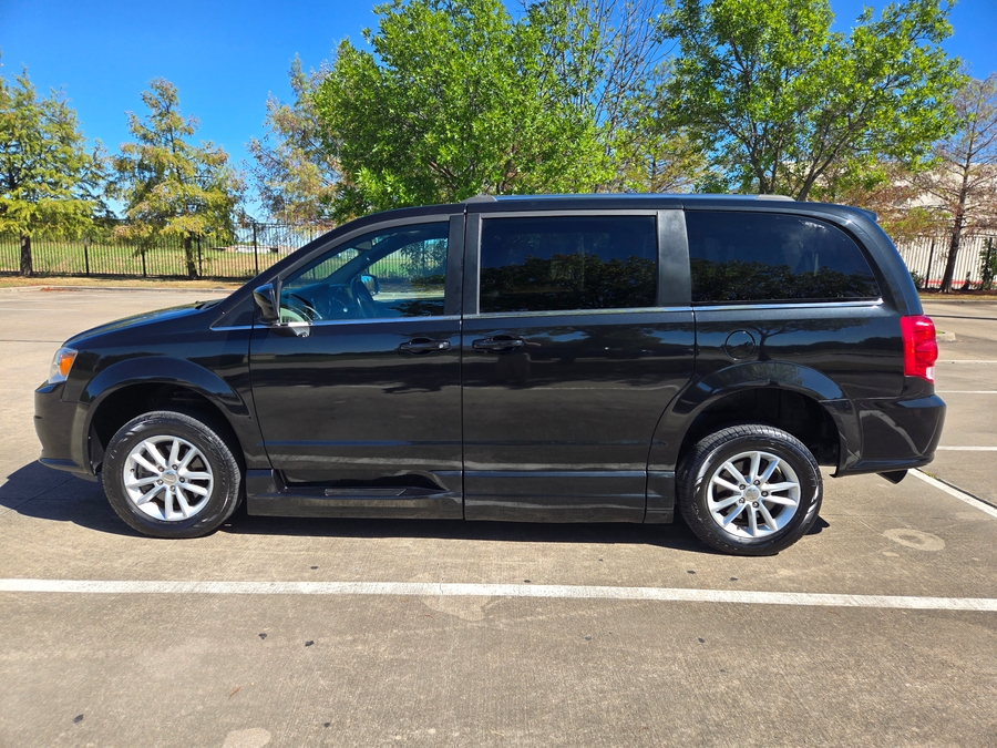 PRE OWNED 2020 Dodge Grand Caravan SXT