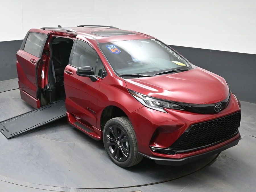 New 2026 Toyota Sienna XSE Sport