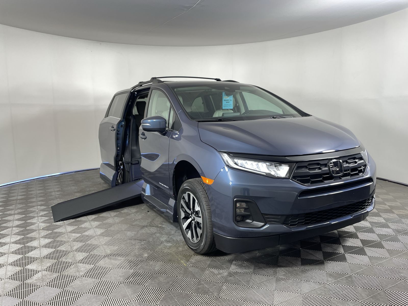 2025 Honda Odyssey EX-L's photo