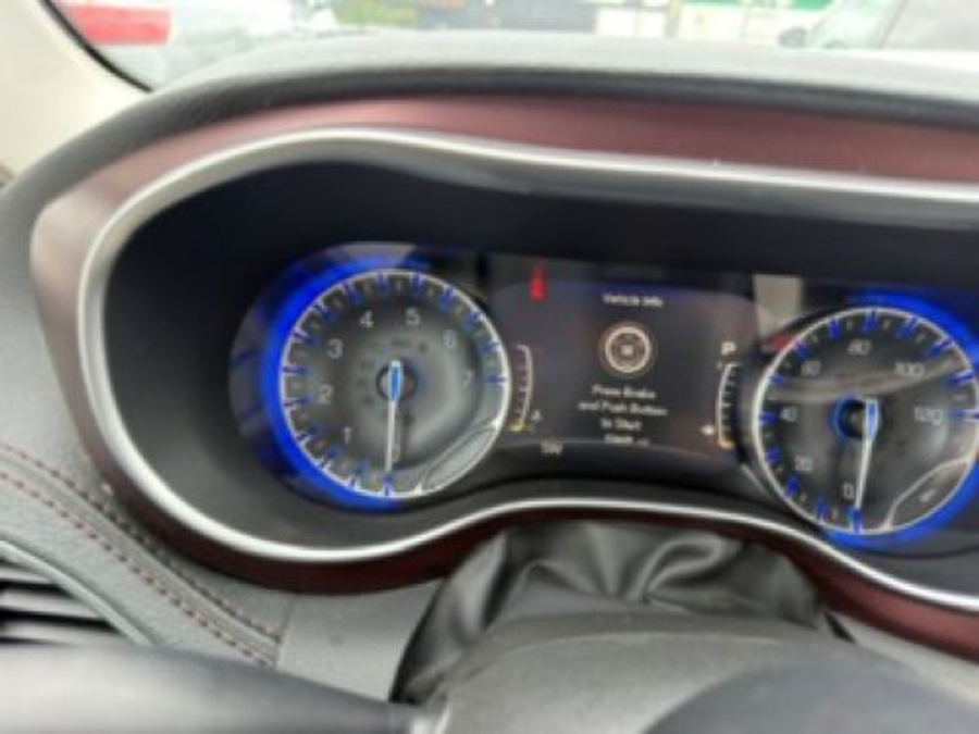 PRE OWNED 2020 Chrysler Pacifica Limited