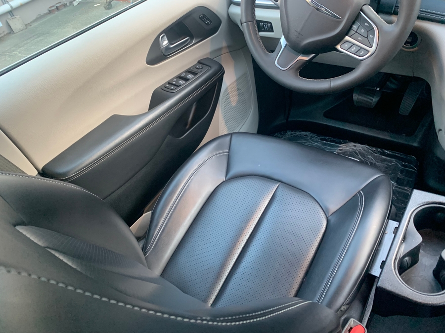 PRE OWNED 2023 Chrysler Pacifica Touring L Safety