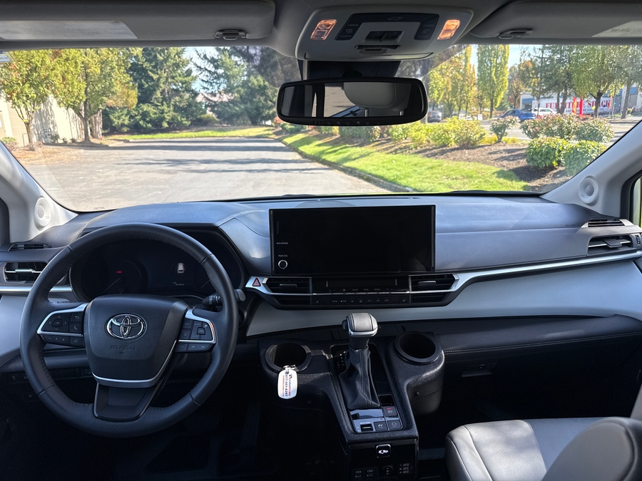 PRE OWNED 2025 Toyota Sienna XLE Plus