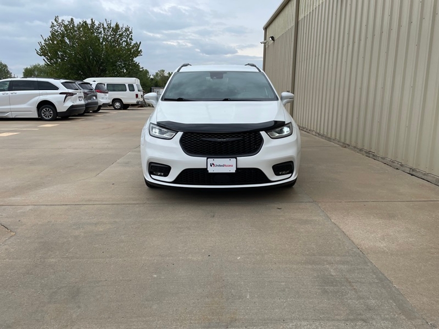 PRE OWNED 2022 Chrysler Pacifica Touring L