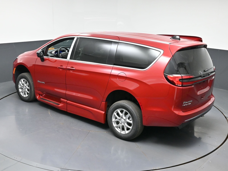 New 2027 Chrysler Pacifica Select Safety