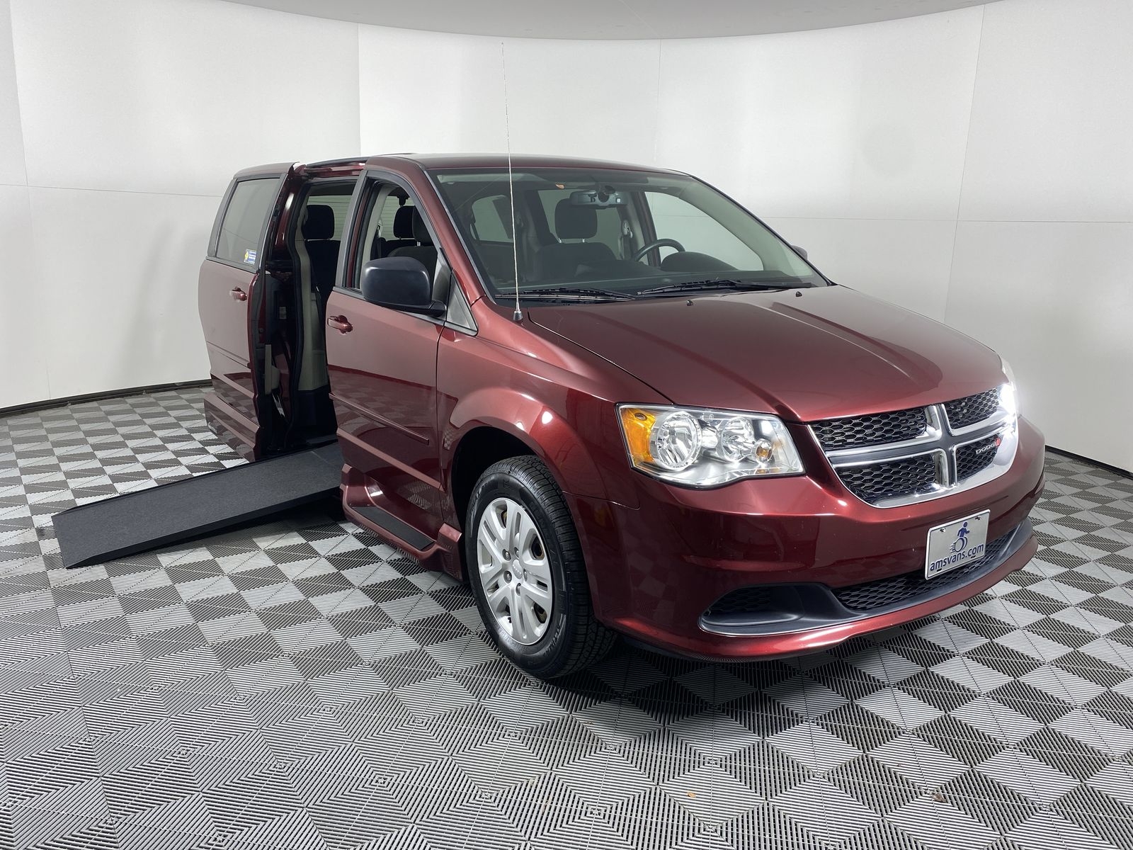 2017 Dodge Grand Caravan SE's photo