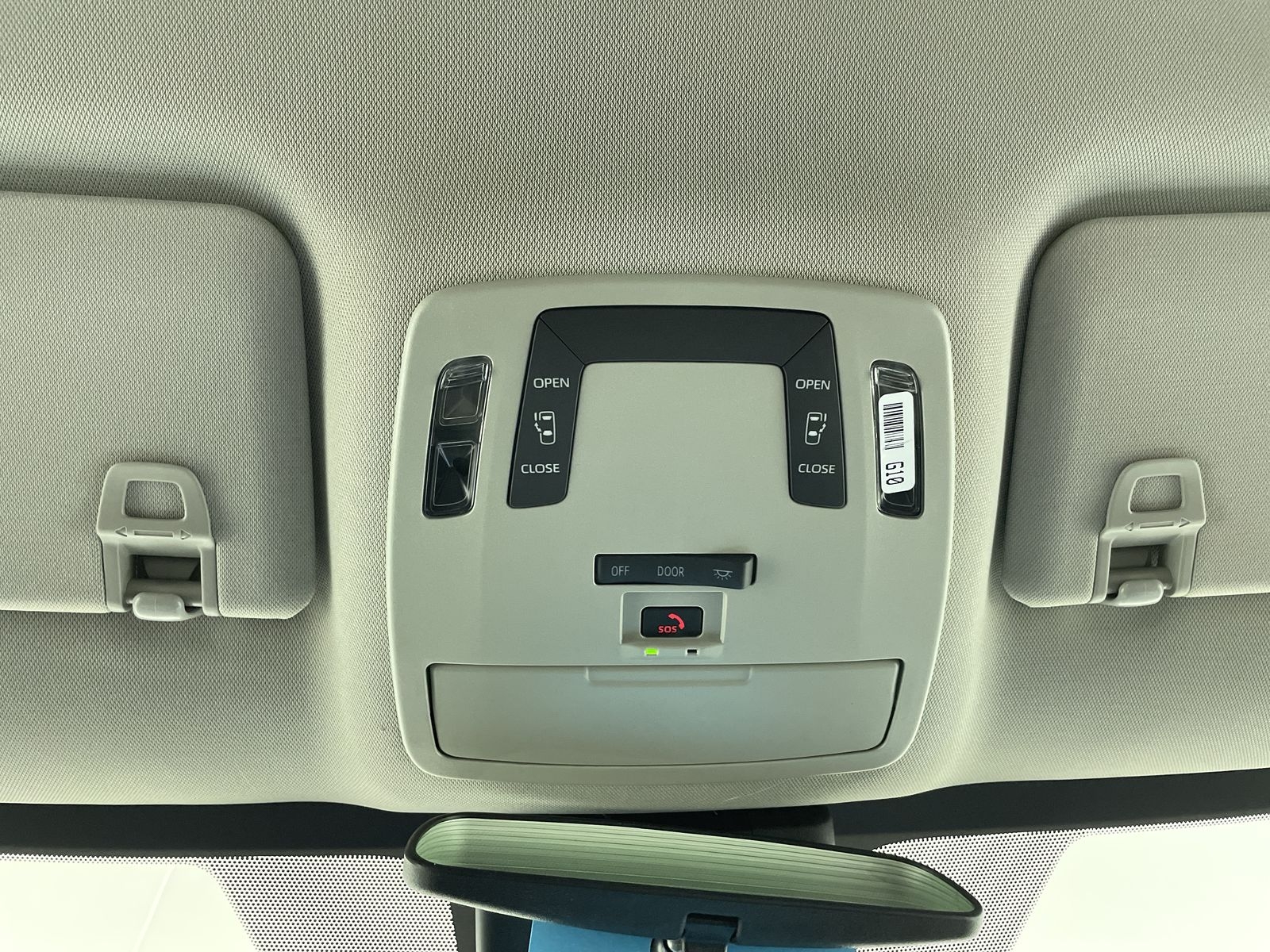 2025 Toyota Sienna LE - Photo 13