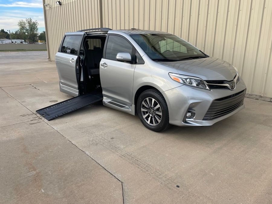 PRE OWNED 2020 Toyota Sienna Limited Premium