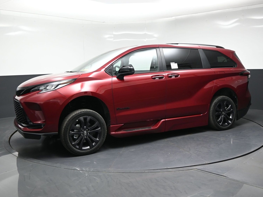 New 2026 Toyota Sienna XSE Sport