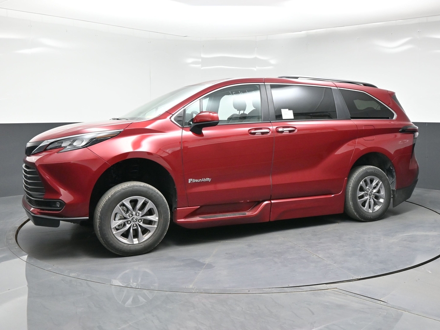 New 2026 Toyota Sienna XLE Add