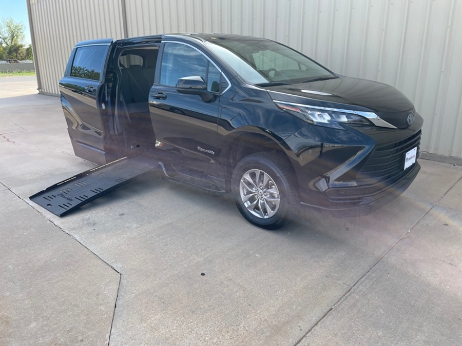 PRE OWNED 2024 Toyota Sienna LE Base